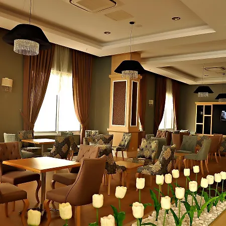 Merve Sun & 4* Side